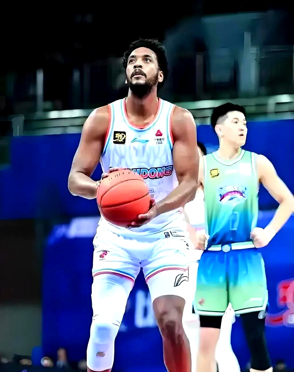 海星体育-包含赛后阿贾克斯调整名单以备NBA季后赛，防线松动环节打磨，球迷炸锅，纪律约束更严格的词条