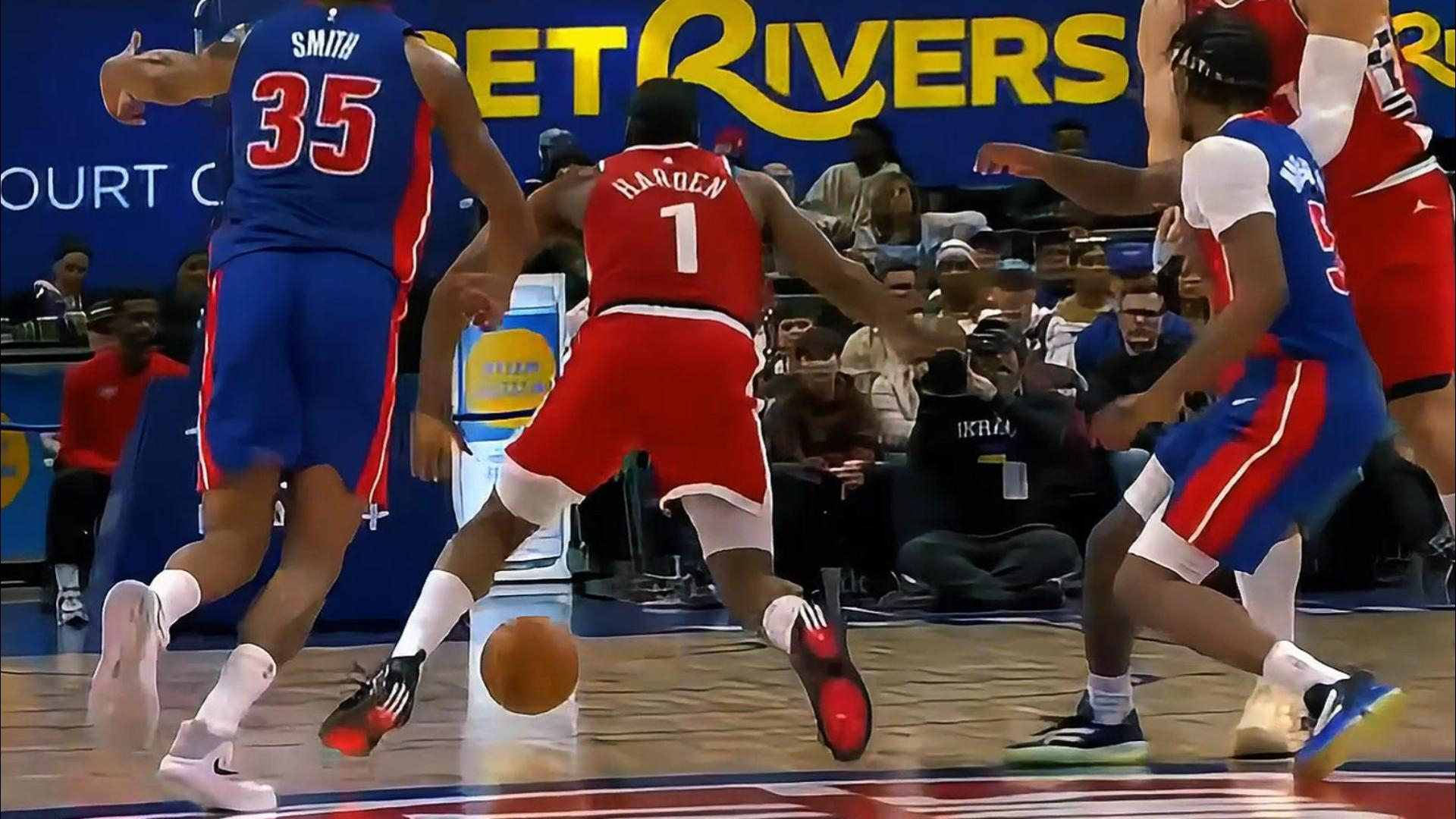 海星体育-关于哈登在MAD比赛中逆转，战术调整引发热议！的信息