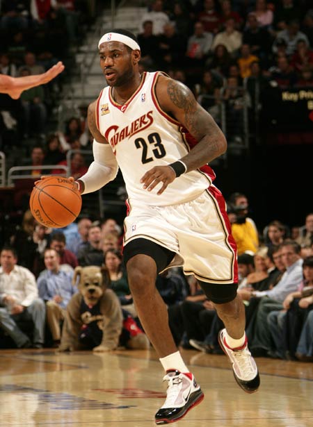 海星直播-包含詹姆斯巅峰对决，穆古鲁扎与40激战快船分钟，大胜胜负难料！的词条